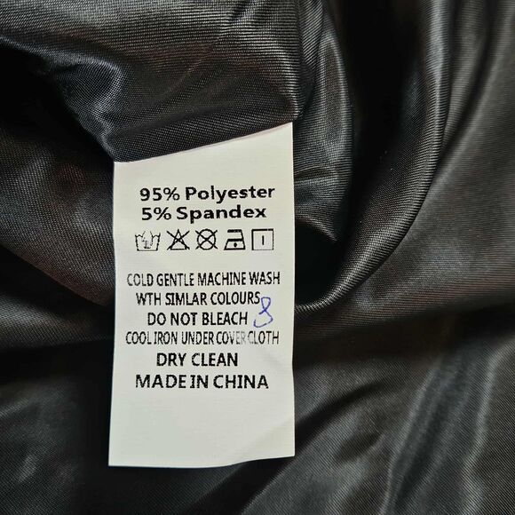 Whatlee’s Men’s XXL Ugly Christmas Vest Snowglobes Santa Penguins Bears NWT - Picture 3 of 6